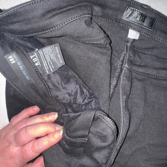 Kut from the Kloth Ana High Rise Fab Ab Flare, Size 14 New with Tag MSRP $109 - Picture 4 of 5